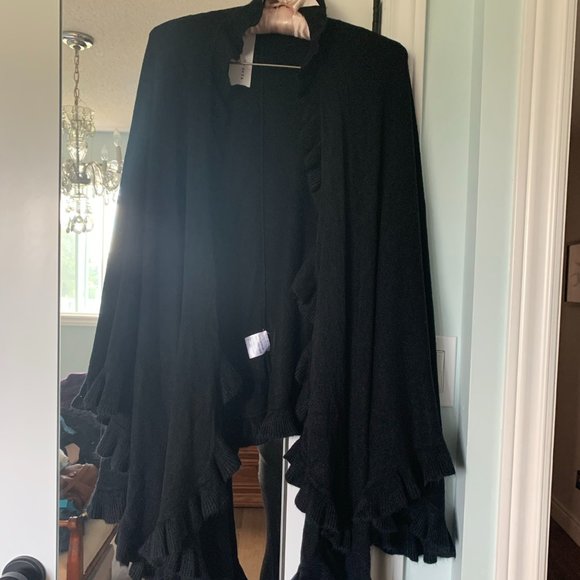 NWT Black Cape / Large Shawl - Picture 3 of 4